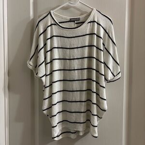 Charlotte Avery Women's Casual Knit Top - Black and White